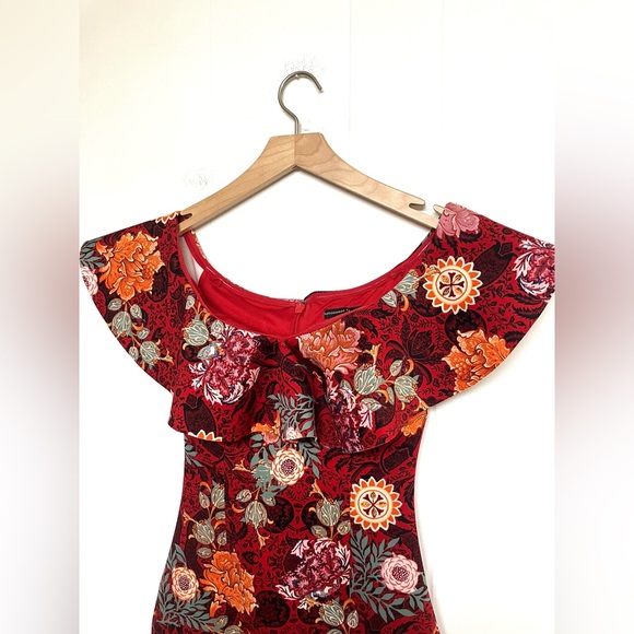 GUESS off the shoulder bold floral bodycon dress - Picture 6 of 8